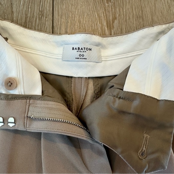 Aritzia Babaton Pleated Mid Thigh Trouser Shorts Taupe Tan Business Tailored 00 - Picture 3 of 9